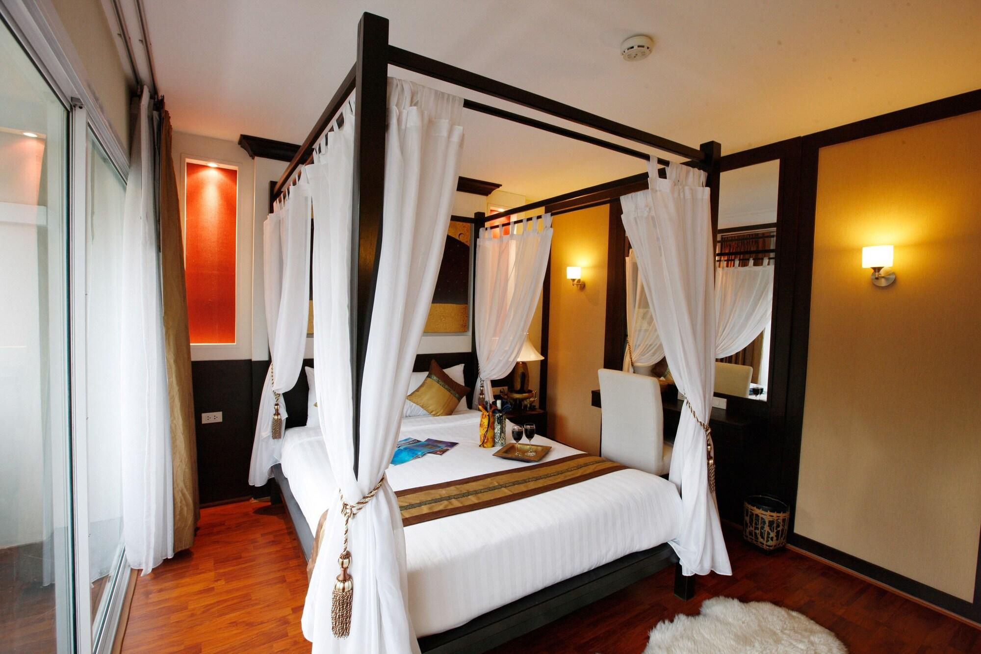 Mirth Sathorn Hotel Banguecoque Exterior foto