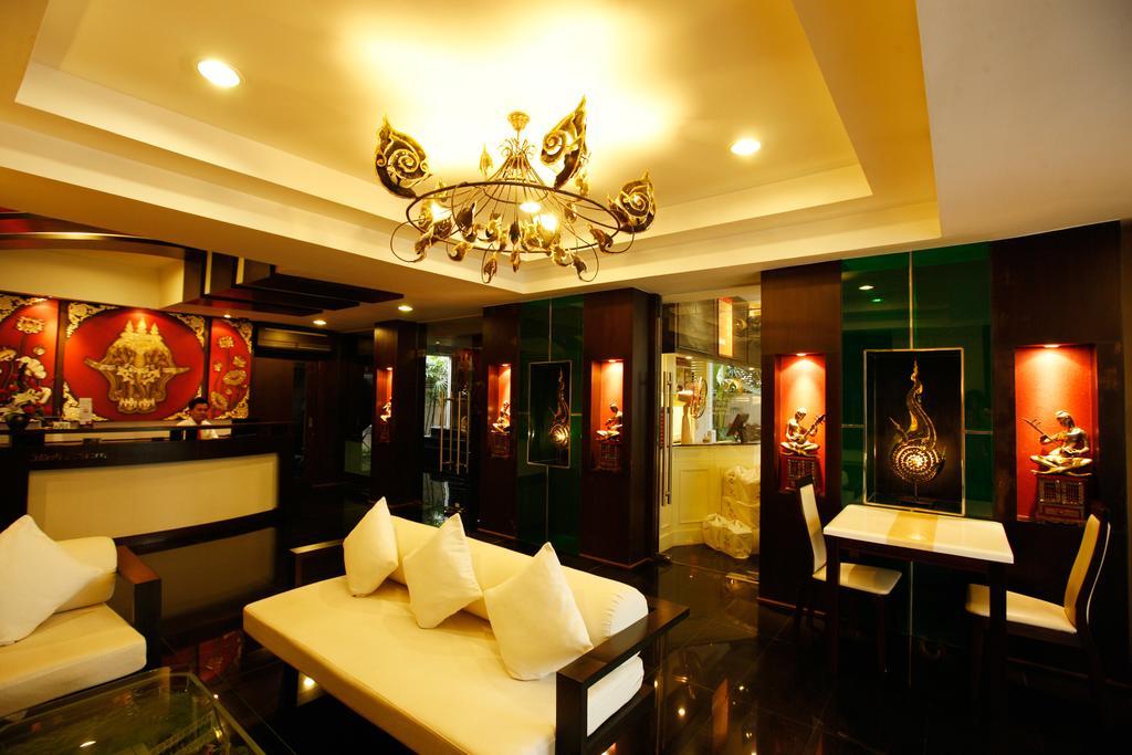 Mirth Sathorn Hotel Banguecoque Exterior foto